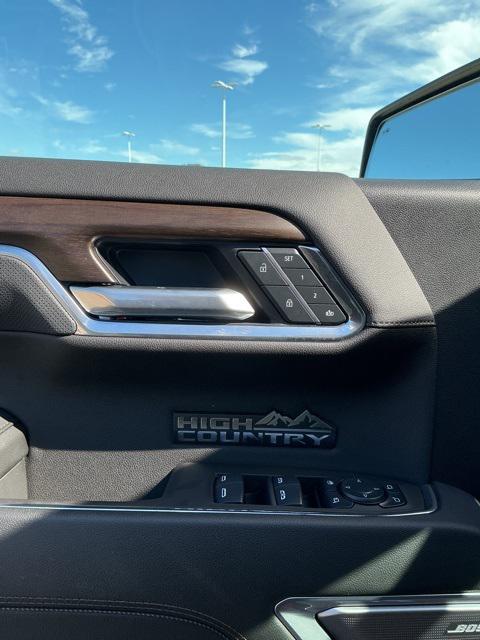 2025 Chevrolet Silverado 1500 4WD Crew Cab Standard Bed High Country