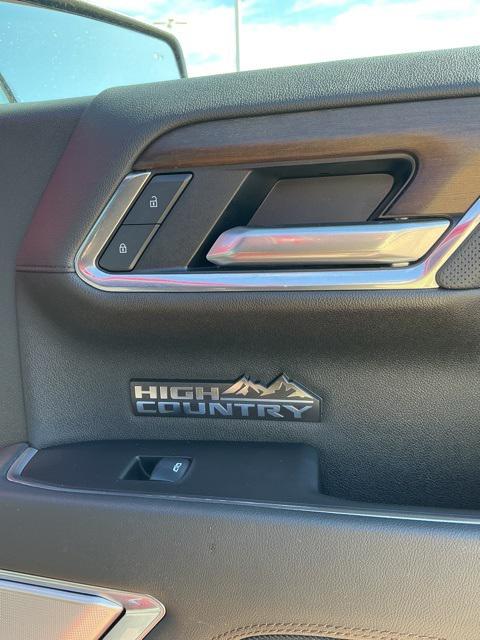 2025 Chevrolet Silverado 1500 4WD Crew Cab Standard Bed High Country