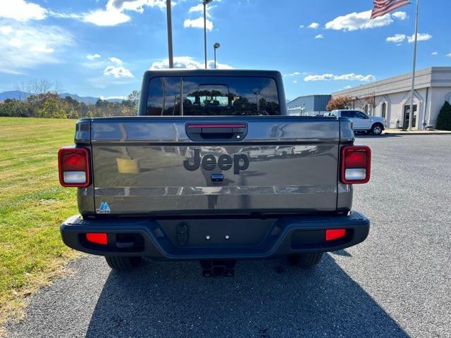 2022 Jeep Gladiator Sport S