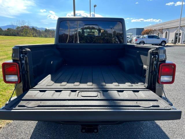 2022 Jeep Gladiator Sport S