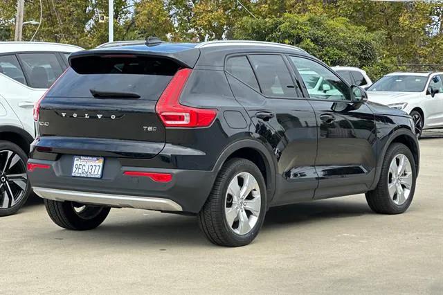 2022 Volvo XC40 T5 Momentum 2022 Volvo XC40 T5 Momentum