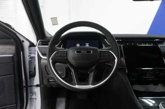 2025 Jeep Grand Cherokee Limited 4x2