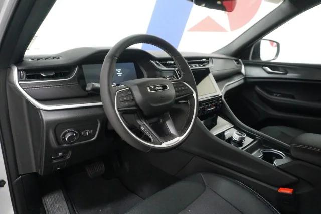 2025 Jeep Grand Cherokee Laredo X 4x2