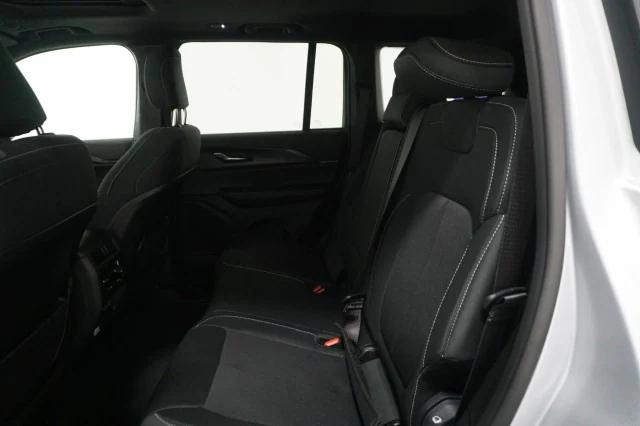 2025 Jeep Grand Cherokee Laredo X 4x2