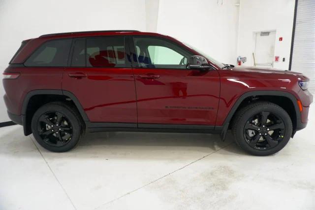 2025 Jeep Grand Cherokee Limited 4x2