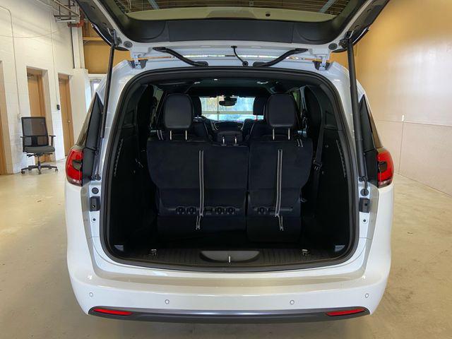 2026 Chrysler Pacifica Select AWD