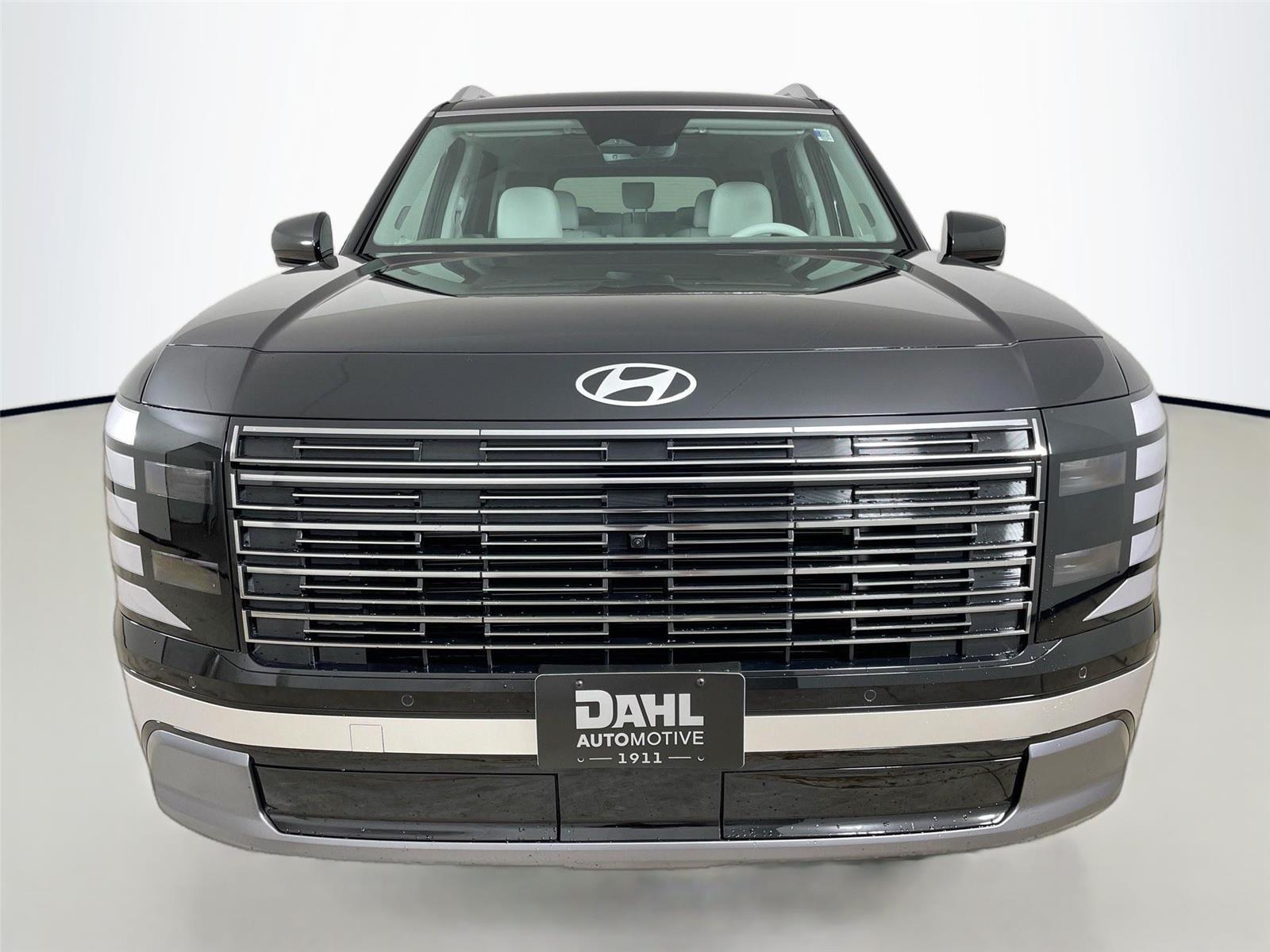 2026 Hyundai Palisade Limited - Photo 2