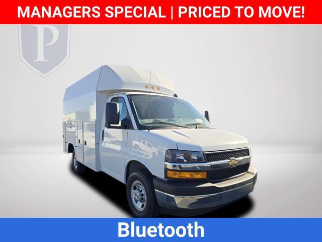2025 Chevrolet Express Cutaway Work Van