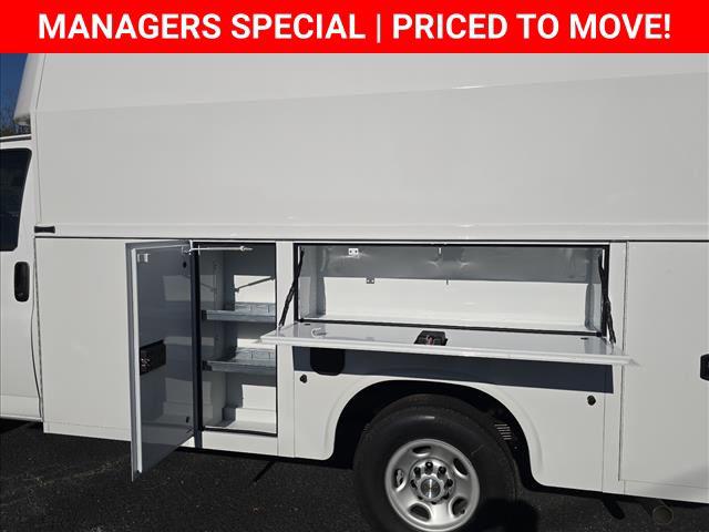 2025 Chevrolet Express Cutaway Work Van
