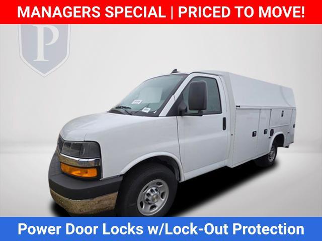 2025 Chevrolet Express Cutaway Work Van