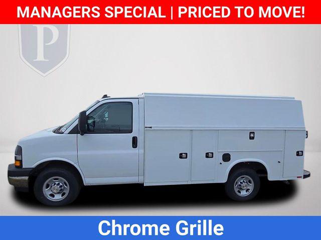 2025 Chevrolet Express Cutaway Work Van