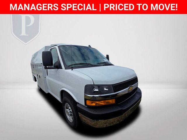 2025 Chevrolet Express Cutaway Work Van