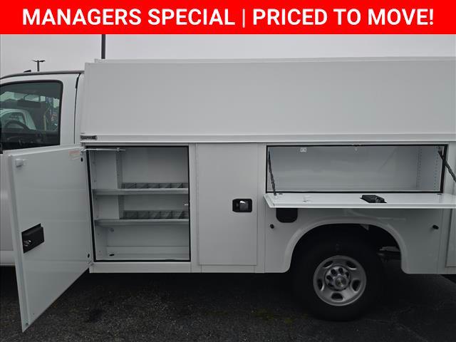 2025 Chevrolet Express Cutaway Work Van