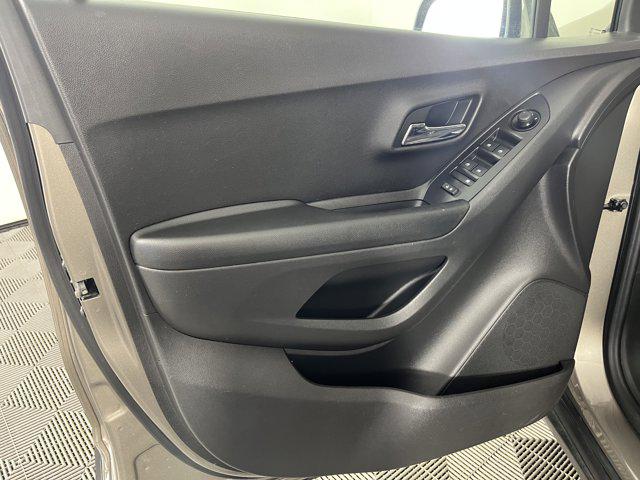 2021 Chevrolet Trax FWD LT