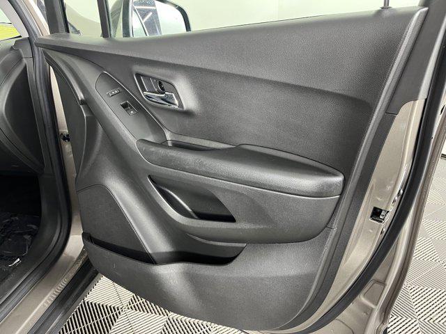 2021 Chevrolet Trax FWD LT