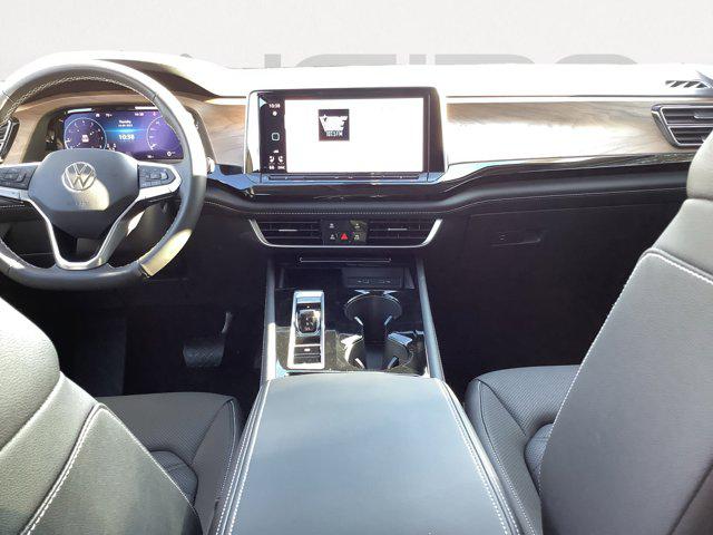 2026 Volkswagen Atlas SE with Technology