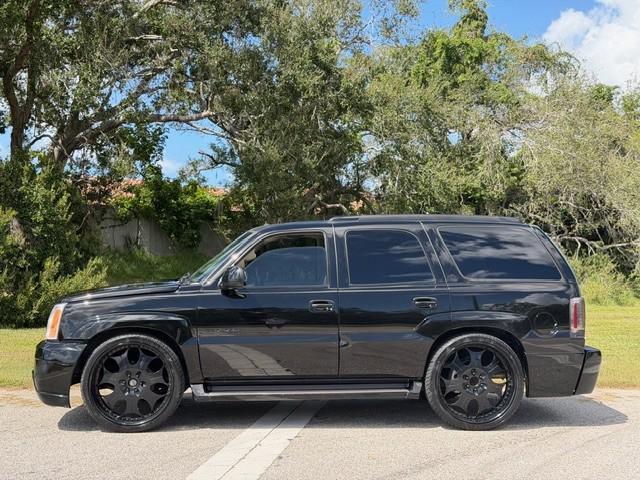 2002 Cadillac Escalade Standard