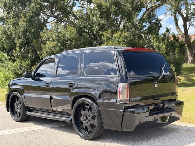 2002 Cadillac Escalade Standard