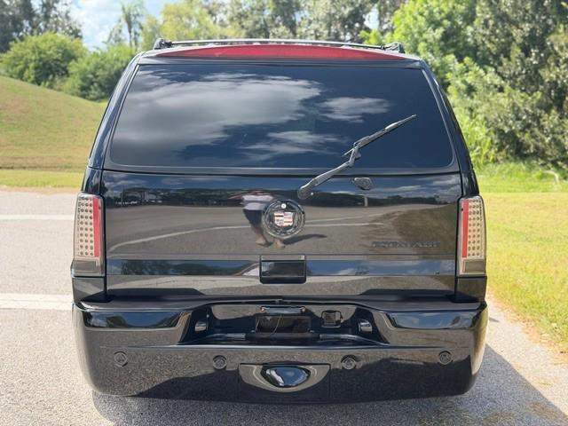 2002 Cadillac Escalade Standard