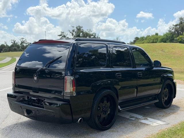 2002 Cadillac Escalade Standard