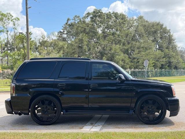 2002 Cadillac Escalade Standard