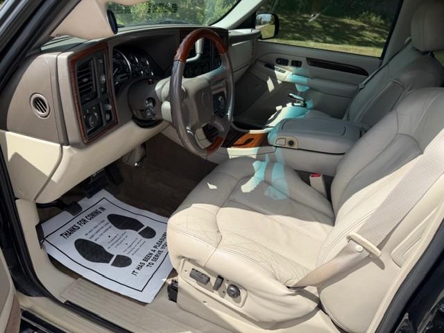 2002 Cadillac Escalade Standard