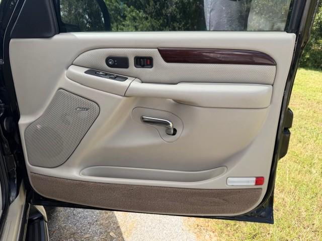 2002 Cadillac Escalade Standard