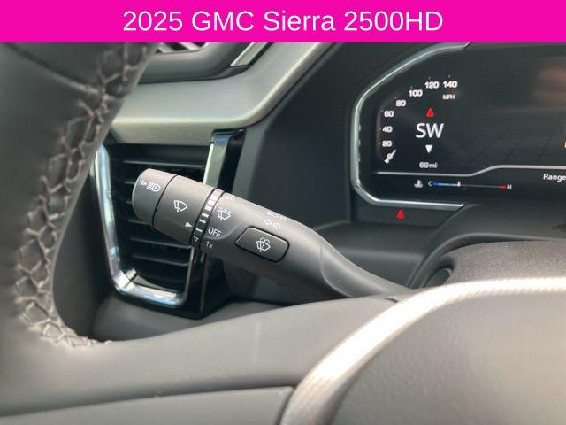 2025 GMC Sierra 2500HD 4WD Crew Cab Standard Bed Denali