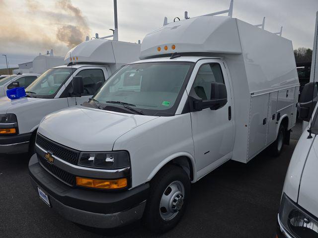 2025 Chevrolet Express Cutaway Work Van