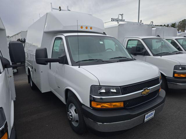 2025 Chevrolet Express Cutaway Work Van