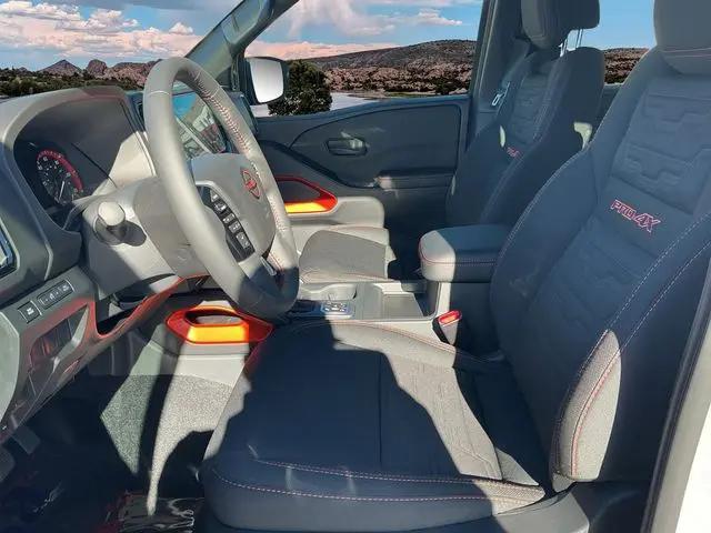 2026 Nissan Frontier Crew Cab PRO-4X 4x4