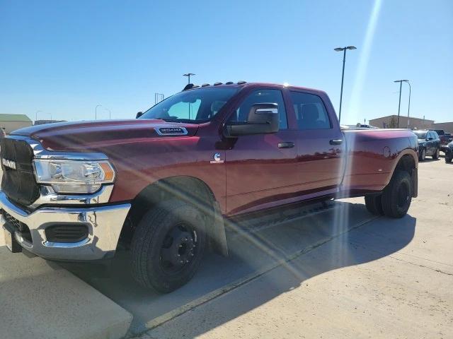 2024 RAM 3500 Tradesman Crew Cab 4x4 8 Box