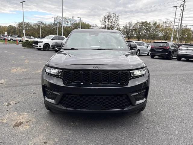 2023 Jeep Grand Cherokee Altitude 4x4 2023 Jeep Grand Cherokee Altitude 4x4