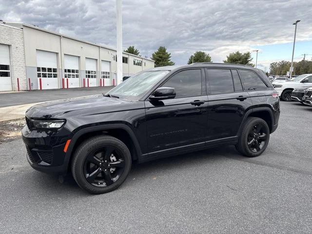2023 Jeep Grand Cherokee Altitude 4x4 2023 Jeep Grand Cherokee Altitude 4x4
