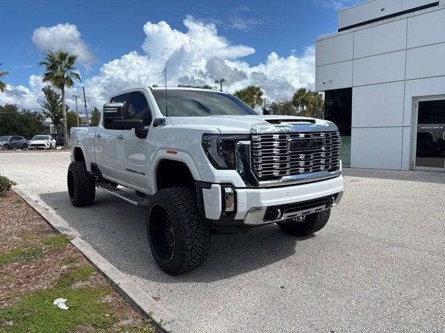 2025 GMC Sierra 2500HD 4WD Crew Cab Standard Bed Denali