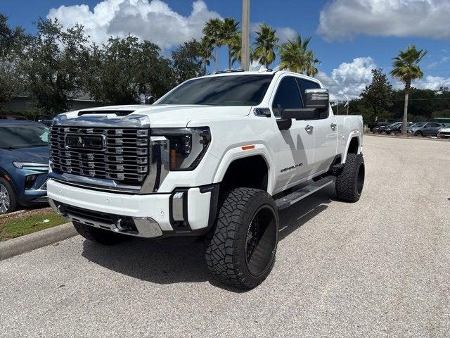 2025 GMC Sierra 2500HD 4WD Crew Cab Standard Bed Denali