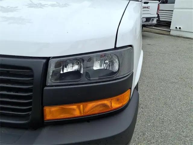2025 Chevrolet Express Cargo Van RWD 2500 Regular Wheelbase WT