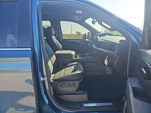 2026 Chevrolet Suburban Premier, 4WD