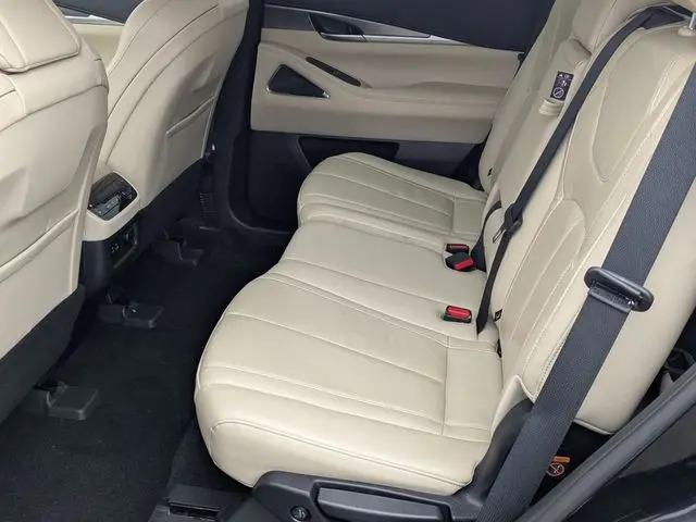 2022 INFINITI QX60 LUXE AWD