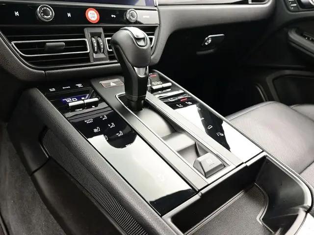 2024 Porsche Macan Macan