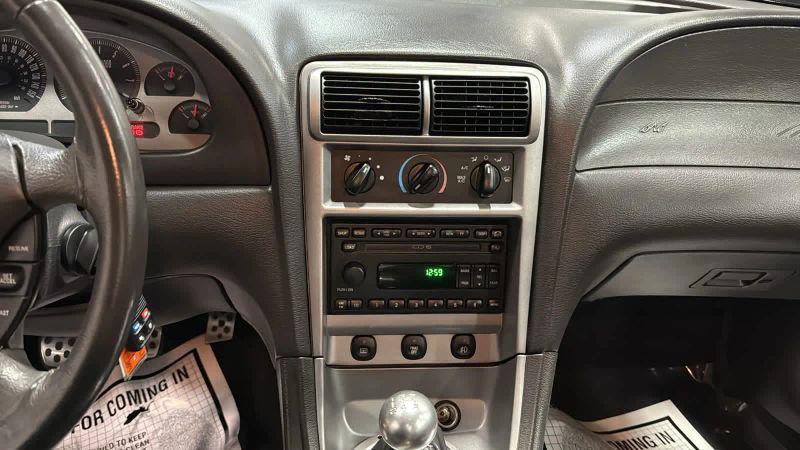 2003 Ford Mustang Mach 1