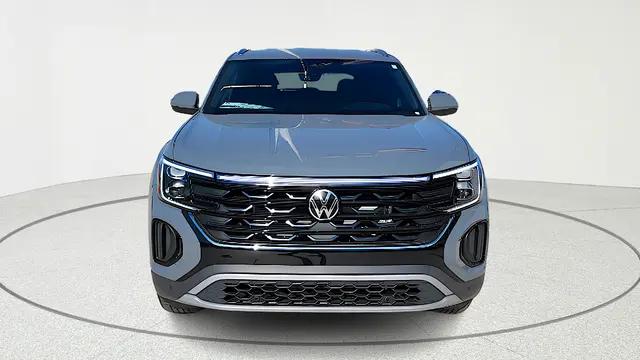2026 Volkswagen Atlas Cross Sport SE with Technology