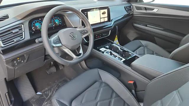 2026 Volkswagen Atlas Cross Sport SE with Technology