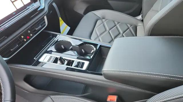 2026 Volkswagen Atlas Cross Sport SE with Technology