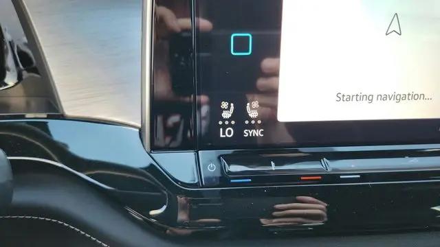 2026 Volkswagen Atlas Cross Sport SE with Technology