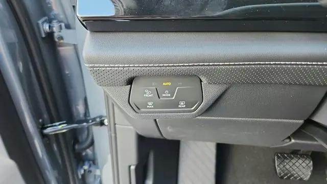 2026 Volkswagen Atlas Cross Sport SE with Technology