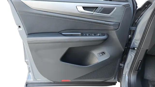 2026 Volkswagen Atlas Cross Sport SE with Technology