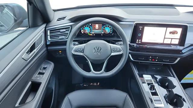 2026 Volkswagen Atlas Cross Sport SE with Technology