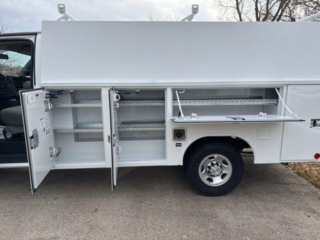 2025 Chevrolet Express Cutaway Work Van