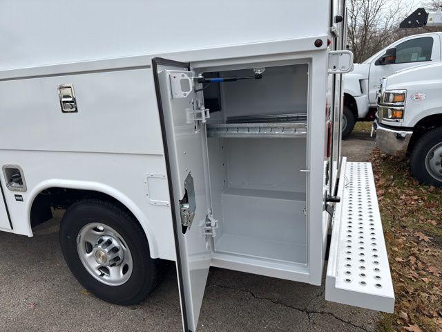 2025 Chevrolet Express Cutaway Work Van